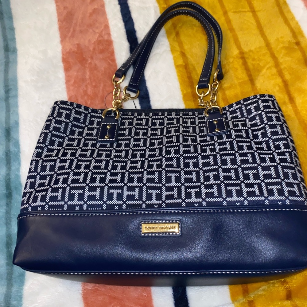 Tommy Hilfiger shoulder bag 💧